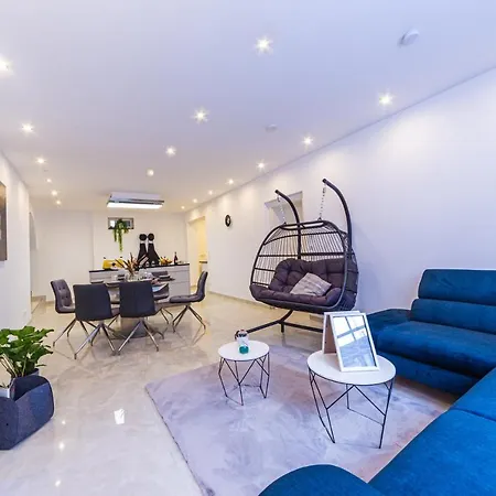 Apartament Lit Living: Luxury - Box Spring - Zwischen Ma Und Hd - Netflix - 8 Personen