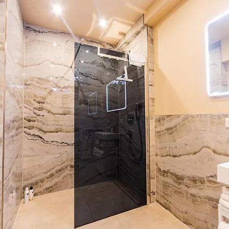 Lit Living: Luxury - Box Spring - Zwischen Ma Und Hd - Netflix - 8 Personen