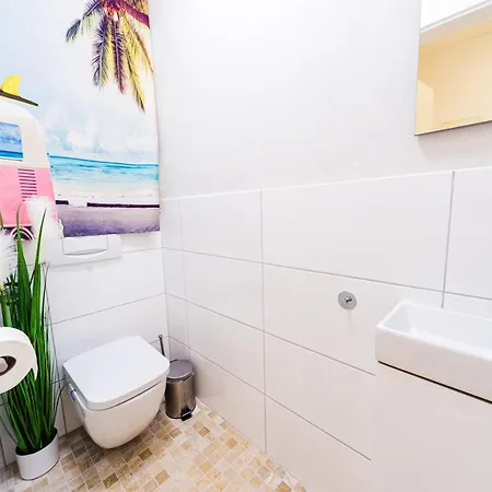 Lit Living: Luxury - Box Spring - Zwischen Ma Und Hd - Netflix - 8 Personen Lejlighed